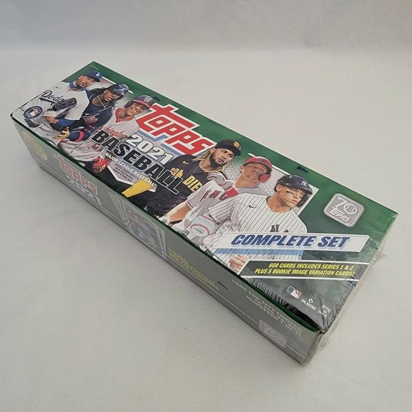 New Topps 2021 Walmart Exclusive Green Set - Picture 1 of 1